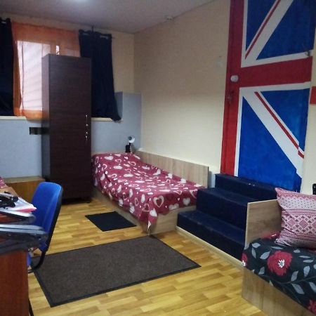 Нау Гостиница Kiev Extérieur photo